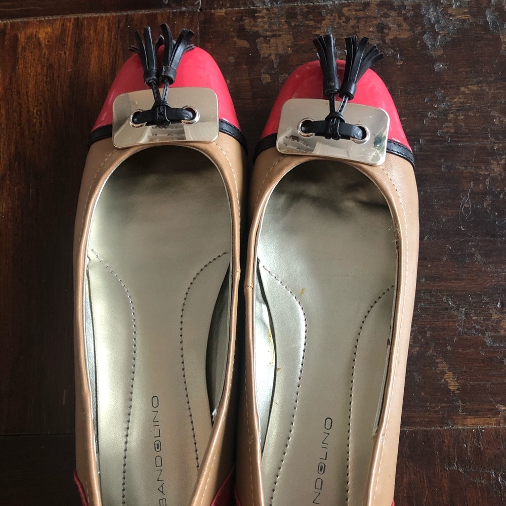 Women’s flats